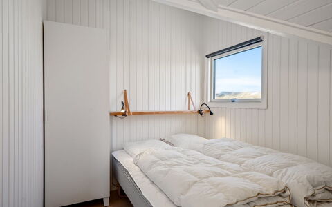 Mimi - 120M from the Sea: Træ, Soveværelse, Loft, Seng, Etage, Sengetøj, Sengetøj, Sengetøj, Bed Frame, Planke
