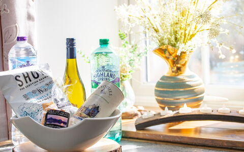 The Cottage: Bordservice, Flaske, Serveware, Drinkware, Glas Flaske, Mad, Tallerkner, Porcelæn