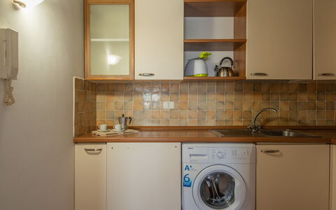 Villetta Mare Blu With Pool, Country Village, Stin: Countertop, Større Bandage, Sanitærarmatur, Vaskemaskine, Håndvask, Gulvbelægning, Indretning, Tap, Køkken, Cabinetry