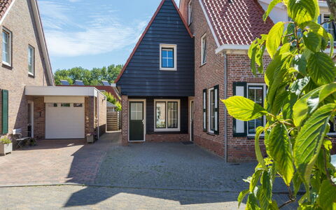Domburgse Oase: Boligområde, Hus, Hjem, Kvarter, Tag, Menneskelig Bosættelse, Forstad, Dør, Sommerhus, Indkørsel