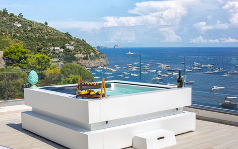 Villa Neranyum: Svømmepøl, Udvej, Badekar, Fritid, Udendørs Møbler, Jacuzzi, Sanitærarmatur, Design, Stol