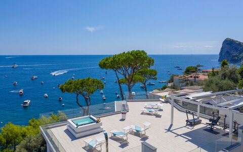 Villa Neranyum: Hav, Kyst, Coastal Og Oceaniske Landskabsformer, Udvej, Urban Design, Ocean, Altan, Badeby, Eco Hotel