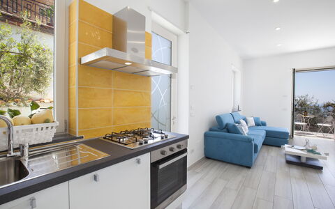 Villa Neranyum: Køkken, Gulvbelægning, Indretning, Større Bandage, Møbel, Træ, Køkken Apparat, Countertop, Etage, Værelse