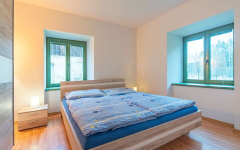Klobasná: Soveværelse, Træ, Indretning, Seng, Gulvbelægning, Etage, Værelse, Sengetøj, Loft, Sengetøj