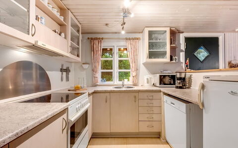 Brawith - 700M to the Fjord: Møbel, Gulvbelægning, Indretning, Køkken, Countertop, Træ, Etage, Cabinetry, Loft, Køkken Apparat
