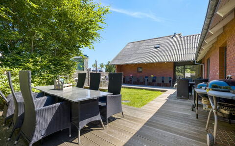 Solvey - 400M from the Sea: Tag, Hjem, Hus, Sommerhus, Land Lot, Møbel, Skygge, Have, Udendørs Møbler, Estate