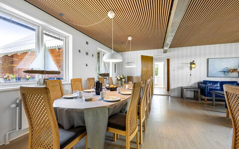 Solvey - 400M from the Sea: Møbel, Indretning, Gulvbelægning, Etage, Loft, Værelse, Stol, Bord, Lejlighed, Køkken & Spisebord