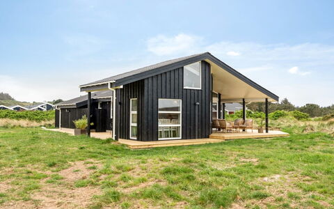 Apelone - 280M from the Sea: Hus, Hjem, Tag, Sommerhus, Estate, Landscaping, Garden Bygninger, Sidespor, Stuehus
