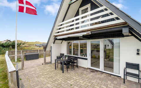 Kaja - 150M from the Sea: Blå, Svømmepøl, Møbel, Udendørs Møbler, Udvej, Stol, Skygge, Eco Hotel, Blomsterkrukke