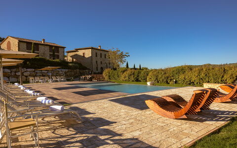 Il Borgo, Borgo Campassini, Monteriggioni: Hjem, Svømmepøl, Udendørs Møbler, Udvej, Estate, Villa, Stuehus, Liggestol, Eco Hotel, Hacienda