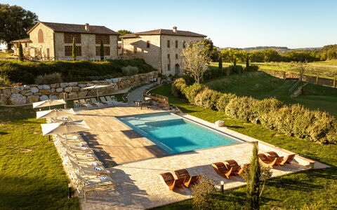 Il Borgo, Borgo Campassini, Monteriggioni: Svømmepøl, Land Lot, Estate, Stuehus, Udvej, Villa, Sommerhus, Udendørs Møbler, Have, Landscaping