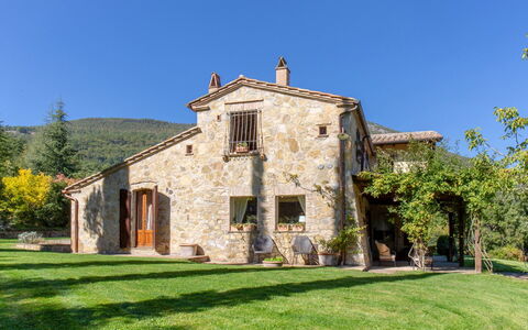 Villa la Felce: Hjem, Hus, Sommerhus, Dør, Stuehus, Estate, Landdistrikt, Villa, Have
