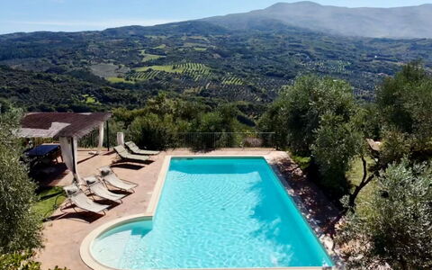 Poggio Aperto: Svømmepøl, Udvej, Menneskelig Bosættelse, Eco Hotel, Bjergkæde, Hacienda, Villa, Ferieby, Estate, Stuehus