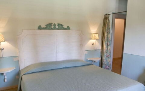 Villa Santa Virginia: Møbel, Soveværelse, Sengetøj, Sengetøj, Etage, Sengetøj, Indretning, Gulvbelægning, Seng, Bed Frame