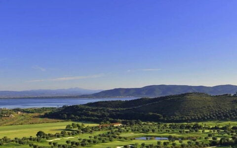 Villa Cala Moresca: Bjergrige Landskabsformer, Bakke, Naturlige Landskab, Bjerg, Highland, Landskab, Almindeligt, Fugleperspektiv, Hill Station, Plantation