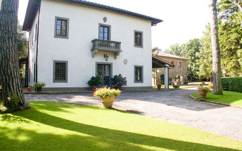 Villa Antonella: Hjem, Estate, Have, Lawn, Landscaping, Gård, Indkørsel, Stuehus, Villa, Hacienda