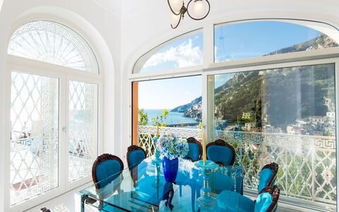 Villa Limoncello: Blå, Indretning, Møbel, Stol, Udvej, Køkken & Spisebord, Spisestue, Hotel, Villa, Kaffebord