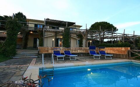 Villa Sant'Agata: Svømmepøl, Udvej, Udendørs Møbler, Eco Hotel, Skygge, Paraply, Liggestol, Hacienda, Estate, Hotel