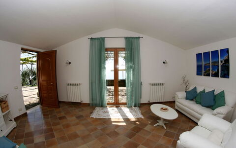 Villa Sant'Agata: Gulvbelægning, Møbel, Etage, Indretning, Træ, Loft, Belysning, Værelse, Stol, Stue