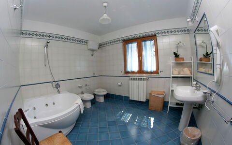 Villa Sant'Agata: Sanitærarmatur, Gulvbelægning, Indretning, Etage, Badeværelse, Tap, Vvs, Håndvask, Badekar, Værelse