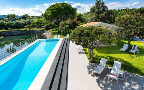 Villa del Faro: Blå, Svømmepøl, Udvej, Kompositmateriale, Fritid, Eco Hotel, Skygge, Have, Landscaping, Villa