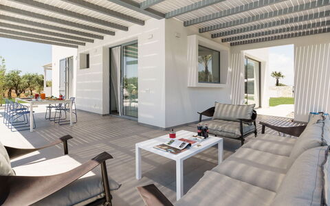 Villa Marzamemi: Hjem, Arkitektur, Møbel, Lejlighed, Stol, Skygge, Udendørs Møbler, Estate, Altan, Køkken & Spisebord