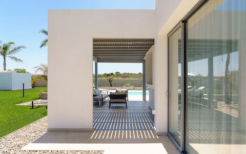 Villa Marzamemi: Etage, Kompositmateriale, Skygge, Svømmepøl, Eco Hotel, Dagslys, Design, Udvej, Landscaping, Udendørs Struktur