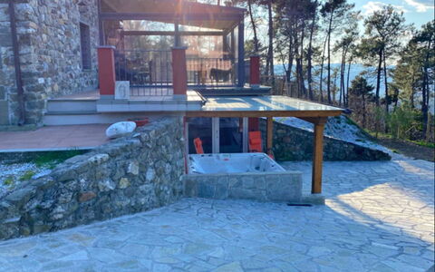 Villa Sarzana: Kompositmateriale, Flise, Beton, Skygge, Stenmur, Svømmepøl, Cobblestone, Trappe, Backyard, Flise