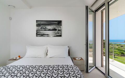 Villa Nina: Møbel, Indretning, Træ, Etage, Gulvbelægning, Seng, Soveværelse, Værelse, Hjem, Loft