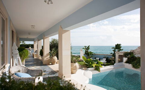 Villa Teresa: Udvej, Hav, Estate, Blomsterkrukke, Mansion, Altan, Villa, Kyst, Kolonne, Eco Hotel