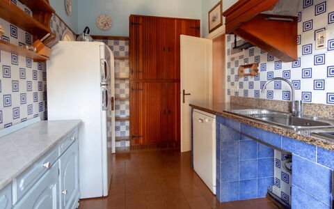 Villa Magazzini: Gulvbelægning, Køkken, Træ, Indretning, Etage, Countertop, Større Bandage, Cabinetry, Køkken Apparat, Værelse