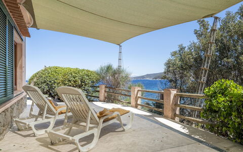 Villa Marciana: Møbel, Udendørs Møbler, Skygge, Altan, Stol, Veranda, Udendørs Bord, Hegn, Dæk, Tropics