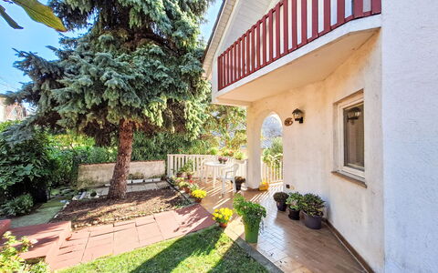 Bonika: Busk, Boligområde, Hus, Hjem, Have, Dør, Gård, Landscaping, Estate, Lawn