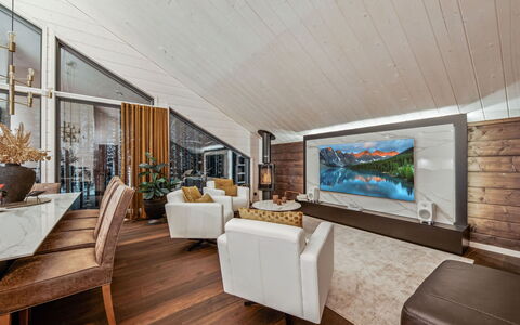 Levi Star West a: Couch, Indretning, Træ, Loft, Møbel, Stue, Gulvbelægning, Etage, Hjem