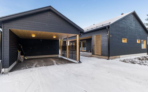 Villa Plywood: Møbel, Indretning, Gulvbelægning, Etage, Bord, Loft, Køkken & Spisebord, Belysning, Stol, Hjem