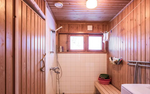 Teknomaja: Møbel, Indretning, Gulvbelægning, Etage, Bord, Loft, Køkken & Spisebord, Belysning, Stol, Hjem