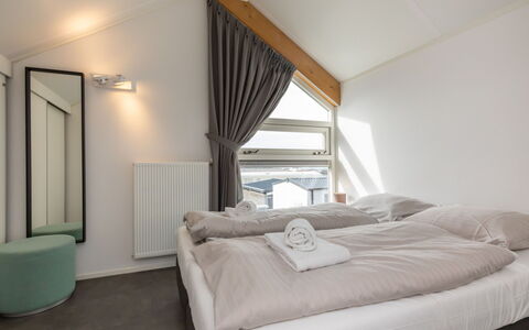 Duinzicht Renesse: Soveværelse, Loft, Seng, Sengetøj, Sengetøj, Sengetøj, Pude, Dagslys, Hotel, Madras