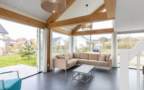 Duinzicht Renesse: Gulvbelægning, Træ, Indretning, Etage, Loft, Couch, Møbel, Hjem, Stue, Trægulve