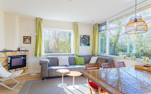 Parkside Residence Oostkapelle: Møbel, Indretning, Gulvbelægning, Couch, Træ, Etage, Bord, Loft, Stol, Stue