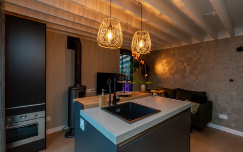Bon Zoutelande: Indretning, Møbel, Træ, Gulvbelægning, Lysarmatur, Loft, Countertop, Etage, Belysning, Køkken
