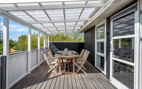 Rik - 2Km from the Sea: Hus, Hjem, Dør, Tag, Sommerhus, Estate, Have, Skygge, Sidespor, Gård