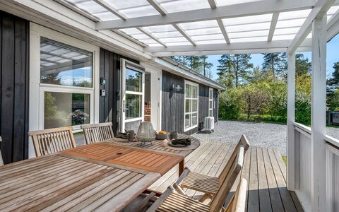Rik - 2Km from the Sea: Hus, Hjem, Dør, Tag, Sommerhus, Estate, Have, Skygge, Sidespor, Gård