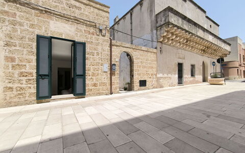 Morciano di Leuca 1: Kompositmateriale, Beton, Murværk, Mursten, Flise, Flise, Skygge, Indkørsel, Cobblestone