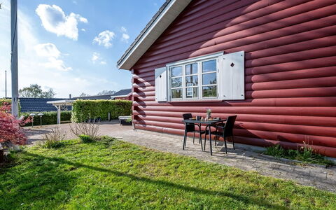 Ingert - 1Km from the Sea: Sommerhus, Hus, Hjem, Sidespor, Gård, Stuehus, Lawn, Garden Bygninger, Have, Landscaping