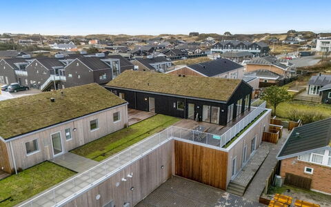 Kjeld - from the Sea: Arkitektur, Tag, Boligområde, Kompositmateriale, Hjem, Urban Design, Design, Hårdttræ, Dagslys, Altan