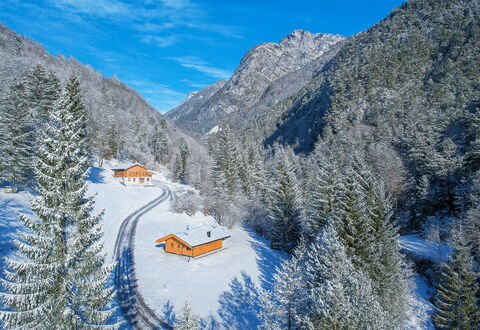 Baita Piciola: Træ, Bjergrige Landskabsformer, Bjerg, Hus, Sommerhus, Hjem, Bjergkæde, Skov, Hill Station