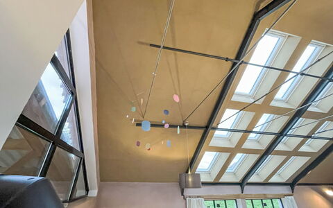Glamping in der Orangerie: Indretning, Loft, Belysning, Lysarmatur, Glas, Metal, Jern, Dagslys