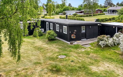 Blomma - 1Km from the Sea