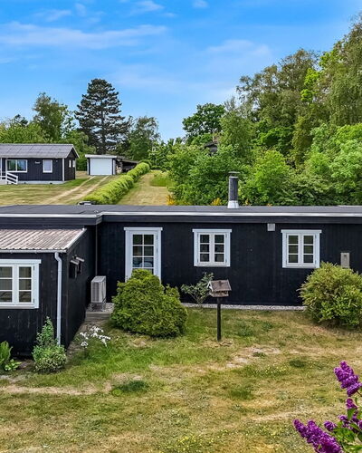 Blomma - 1Km from the Sea