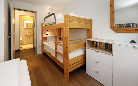 Chalet an der Egg: Køjeseng, Træ, Indretning, Seng, Soveværelse, Gulvbelægning, Loft, Etage, Møbel, Værelse
